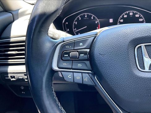 Used 2018 Honda Accord Touring image 19