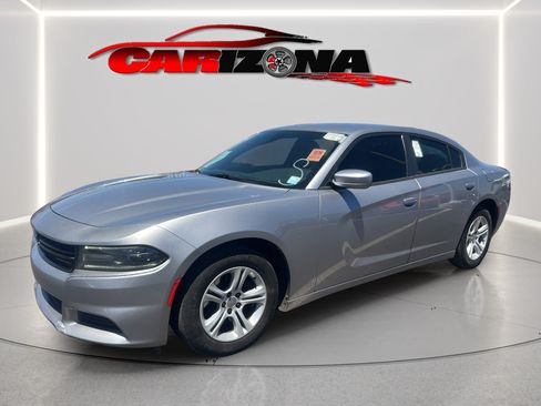 Used 2018 Dodge Charger SXT RWD image 11