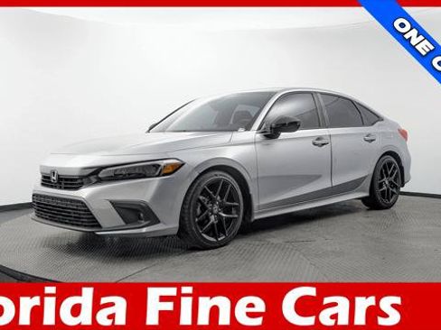 Used 2023 Honda Civic Sport image 1