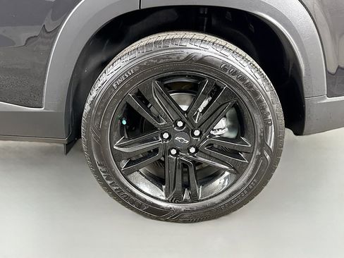 Used 2024 Chevrolet Trax ACTIV w/ Sunroof Package image 32