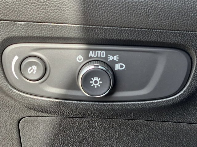 Used 2025 Buick Encore GX Preferred FWD image 17