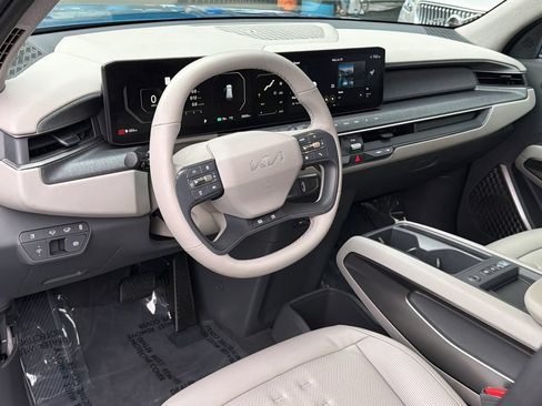 Certified 2024 Kia EV9 Wind AWD/4WD image 25
