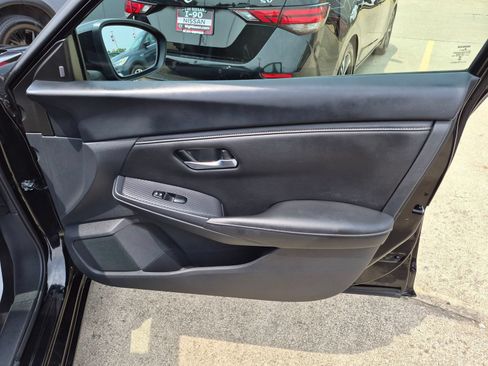 Certified 2023 Nissan Sentra SV FWD image 33