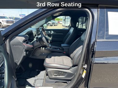 Used 2025 Ford Explorer ST-Line w/ ST-Line Street Pack AWD/4WD image 12