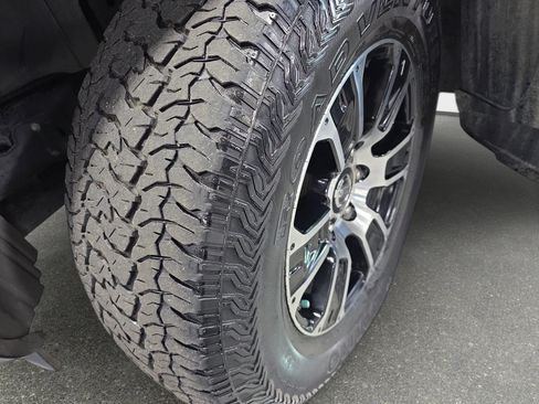 Used 2021 Nissan Titan SV w/ Off Road Protection Package image 31