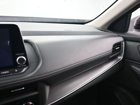 Used 2025 Nissan Rogue SV AWD/4WD image 22