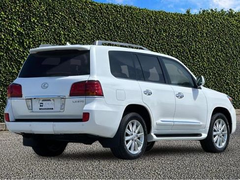 Used 2011 Lexus LX 570 4WD image 4