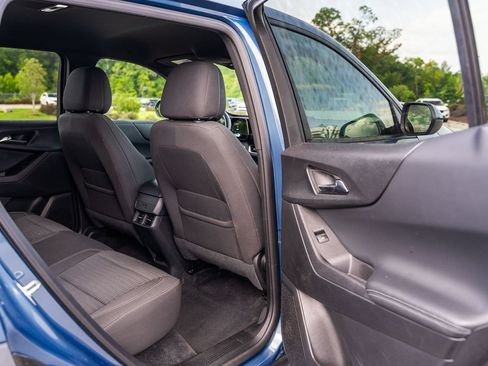 Used 2025 Chevrolet Equinox LT FWD image 13