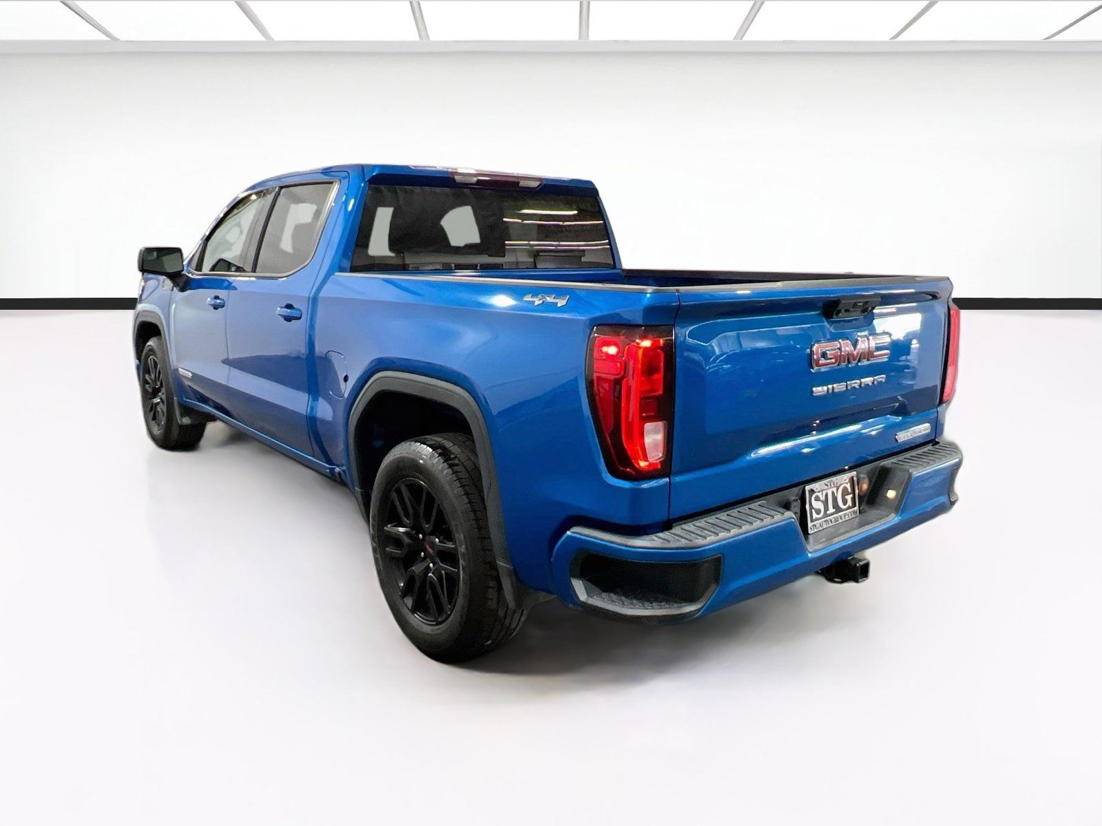 Used 2023 GMC Sierra 1500 Elevation AWD/4WD image 6