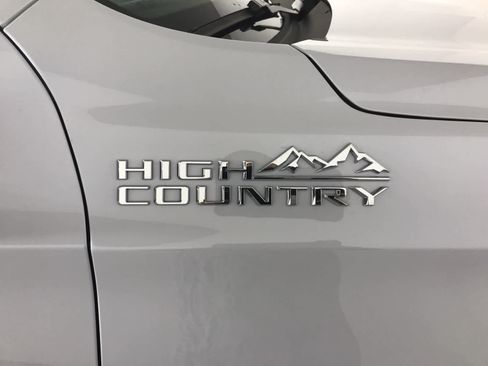 New 2026 Chevrolet Suburban High Country w/ Sun And Tow Package image 31