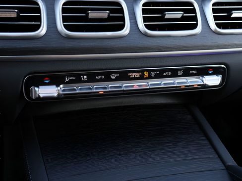 New 2026 Mercedes-Benz GLS 450 4MATIC image 26