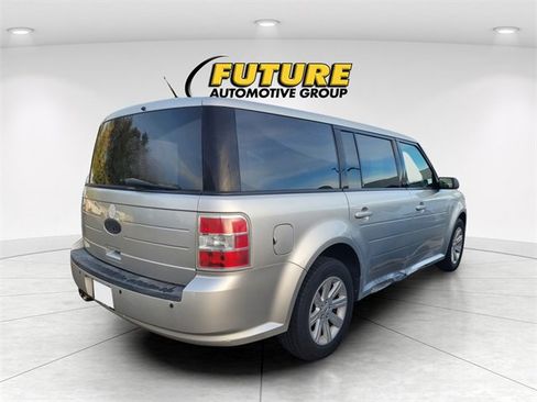 Used 2010 Ford Flex SE image 3