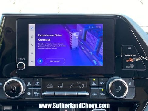 Used 2023 Toyota Highlander XLE image 26