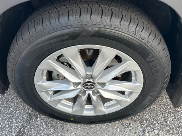 Used 2024 Toyota Corolla Cross LE w/ Moonroof Package FWD image 10