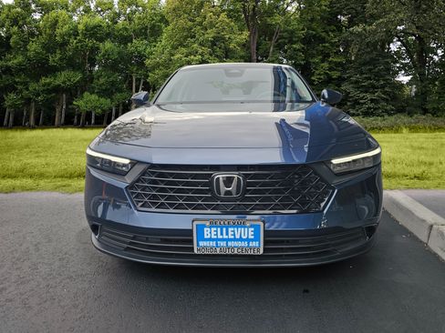 Used 2023 Honda Accord EX image 2