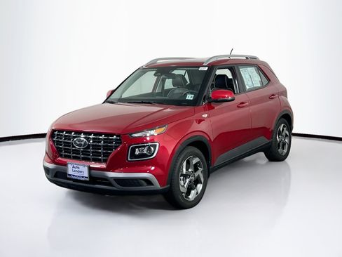 Used 2023 Hyundai Venue Limited FWD image 1