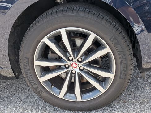 Used 2022 Jaguar F-PACE S AWD/4WD image 11