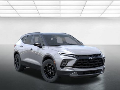 New 2026 Chevrolet Blazer LT w/ Convenience Package FWD image 30