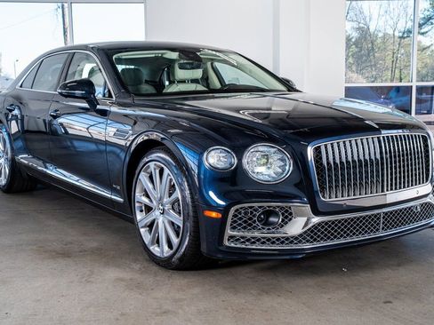Used 2020 Bentley Flying Spur W12 image 4
