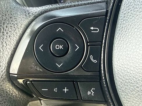 Used 2021 Toyota RAV4 LE AWD/4WD image 25