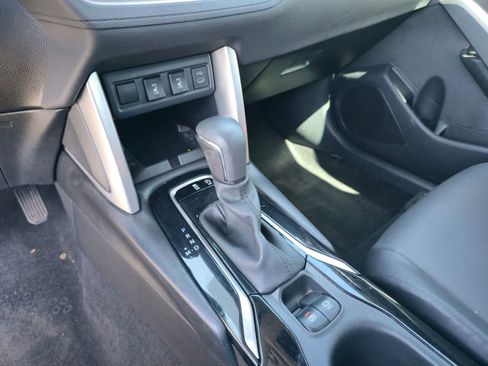 Used 2024 Toyota Corolla Cross XLE w/ Convenience Package image 25