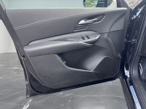 Used 2025 Cadillac XT4 Premium Luxury image 12