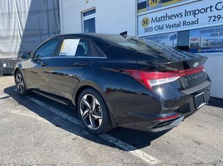 Used 2022 Hyundai Elantra SEL w/ Convenience + Premium Package video 3