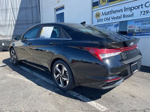 Used 2022 Hyundai Elantra SEL w/ Convenience + Premium Package image 3