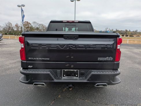 Used 2022 Chevrolet Silverado 1500 High Country w/ Technology Package image 5