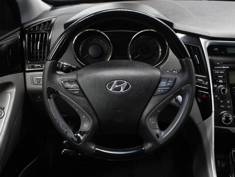 Used 2012 Hyundai Sonata Limited FWD image 14
