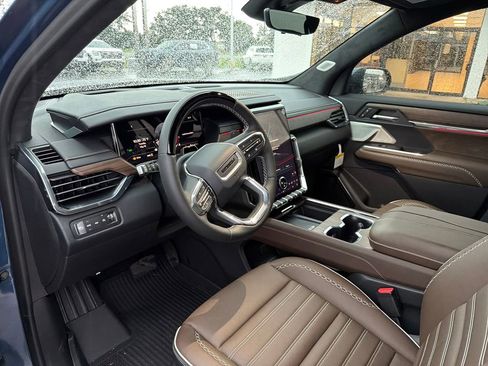 New 2026 GMC Acadia Denali Ultimate w/ LPO, Floor Liner Package AWD/4WD image 18