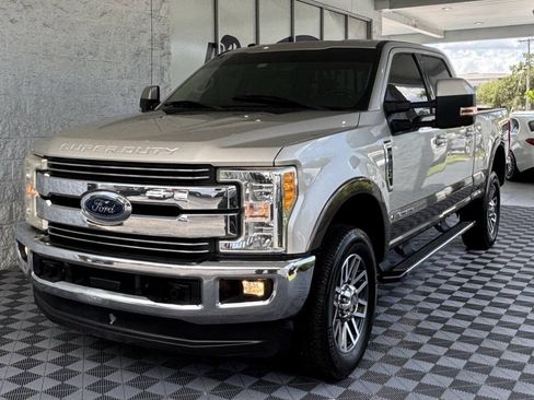 Used 2017 Ford F250 Lariat w/ Lariat Value Package AWD/4WD image 2