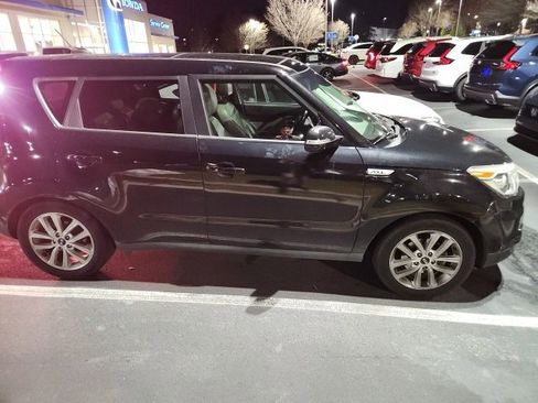 Used 2017 Kia Soul + w/ Primo Package image 6