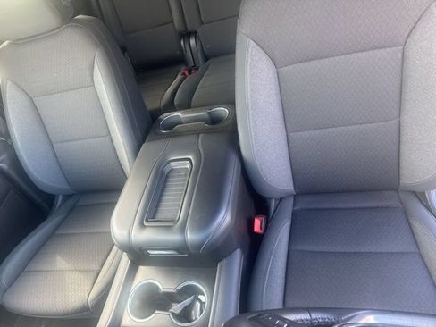 Used 2024 GMC Yukon SLE AWD/4WD image 13
