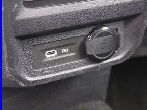 Certified 2023 Volkswagen Tiguan SE image 25