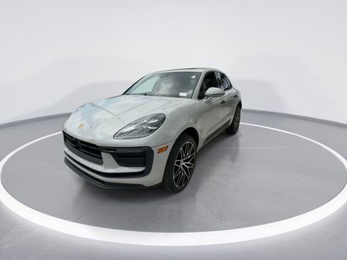 Used 2024 Porsche Macan Turbo image 4