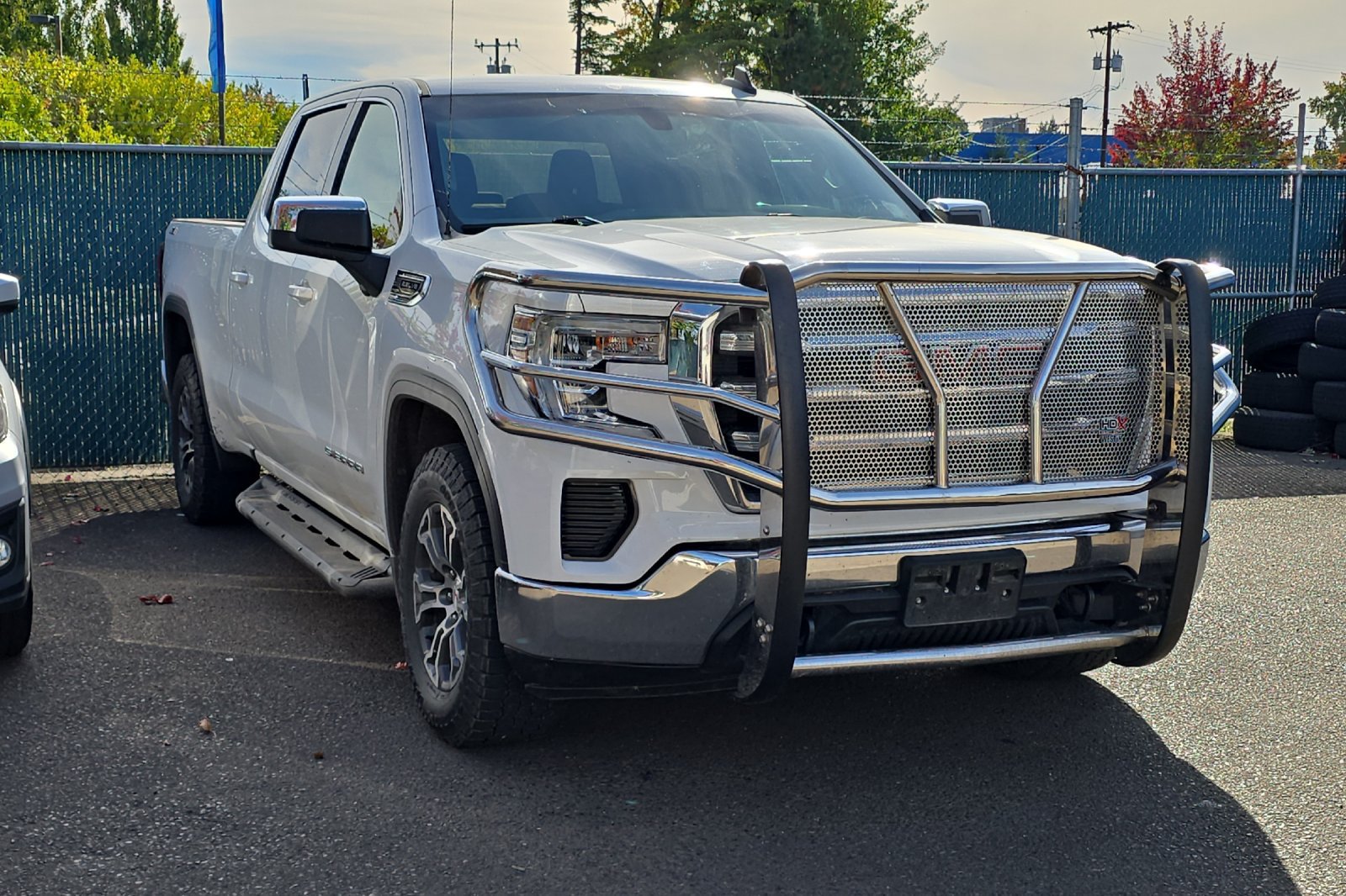 Used 2021 GMC Sierra 1500 SLE AWD/4WD image 2