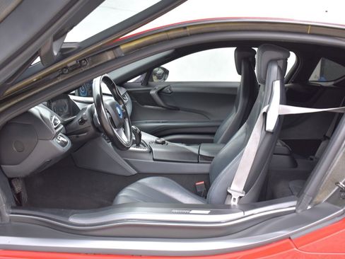 Used 2017 BMW i8 image 20