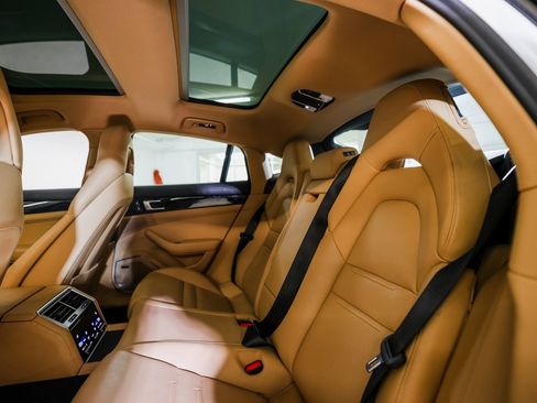 Certified 2023 Porsche Panamera 4S image 24