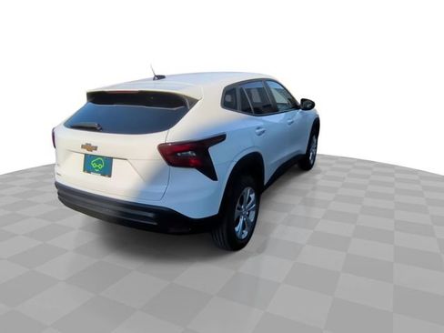 Certified 2024 Chevrolet Trax LS image 8