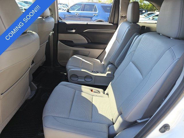 Used 2019 Toyota Highlander Limited AWD/4WD image 21
