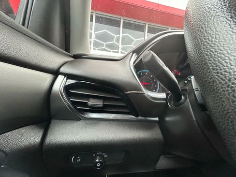 Used 2018 Chevrolet Traverse LS image 12