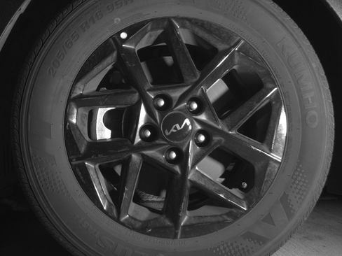 Used 2025 Kia K5 LXS image 12