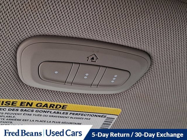 Used 2023 Chrysler Pacifica Limited FWD image 33