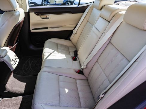 Used 2016 Lexus ES 350 image 9