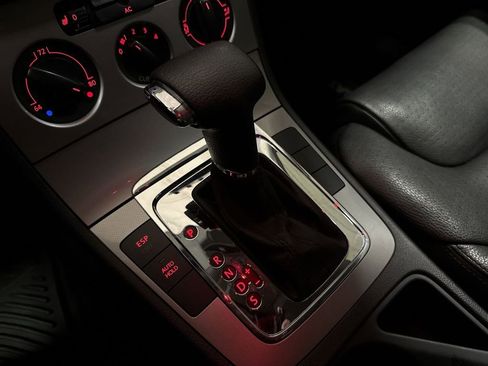 Used 2007 Volkswagen Passat 2.0T image 16