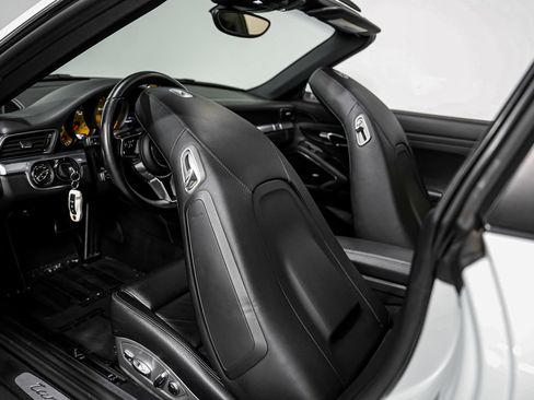 Used 2017 Porsche 911 Targa 4 AWD/4WD image 26