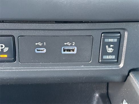 Used 2023 Nissan Frontier SV w/ SV Convenience Package image 29