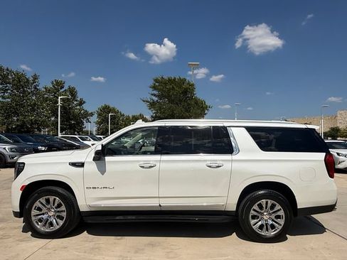 Used 2022 GMC Yukon XL Denali AWD/4WD image 10