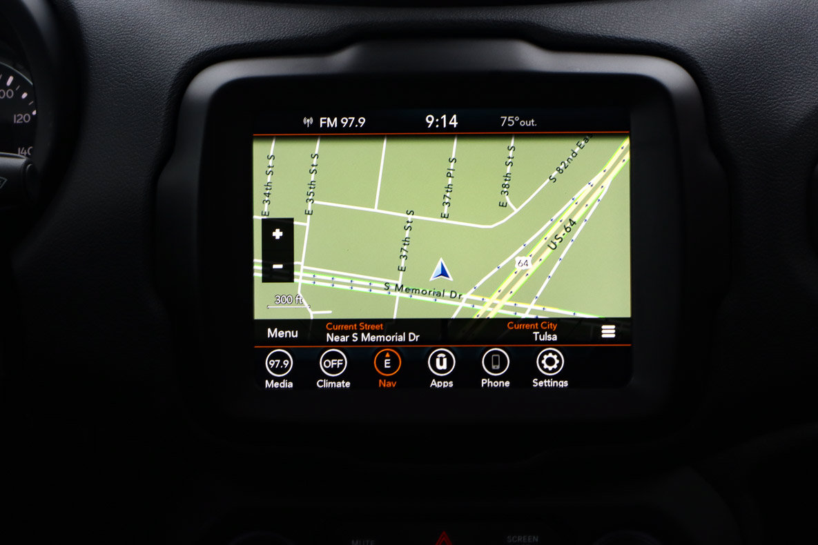 Used 2023 Jeep Renegade Altitude w/ Sun/Sound Group AWD/4WD image 21